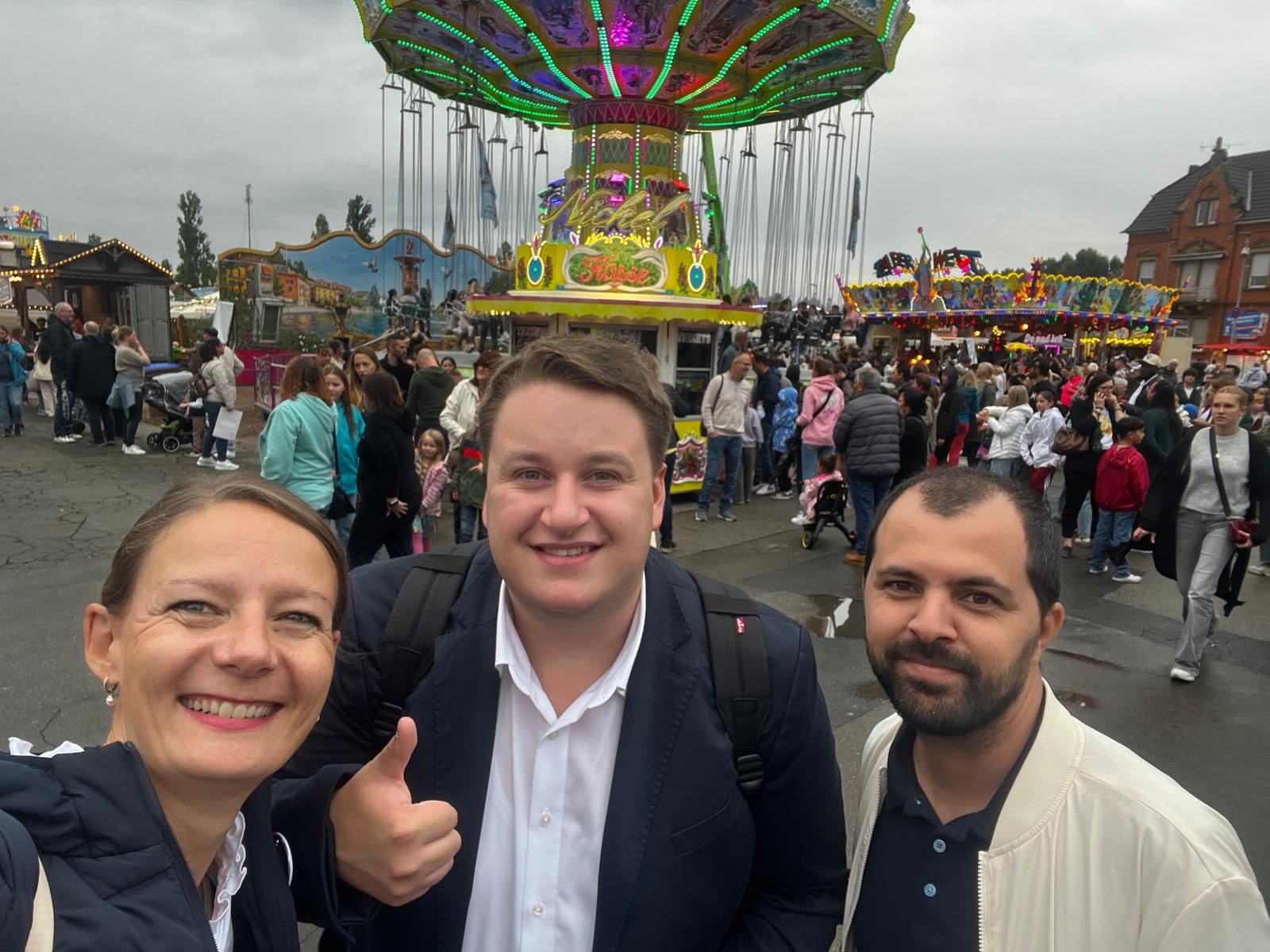 Team der AMC Schmitt GmbH auf dem Jahrmarkt in Bad Kreuznach